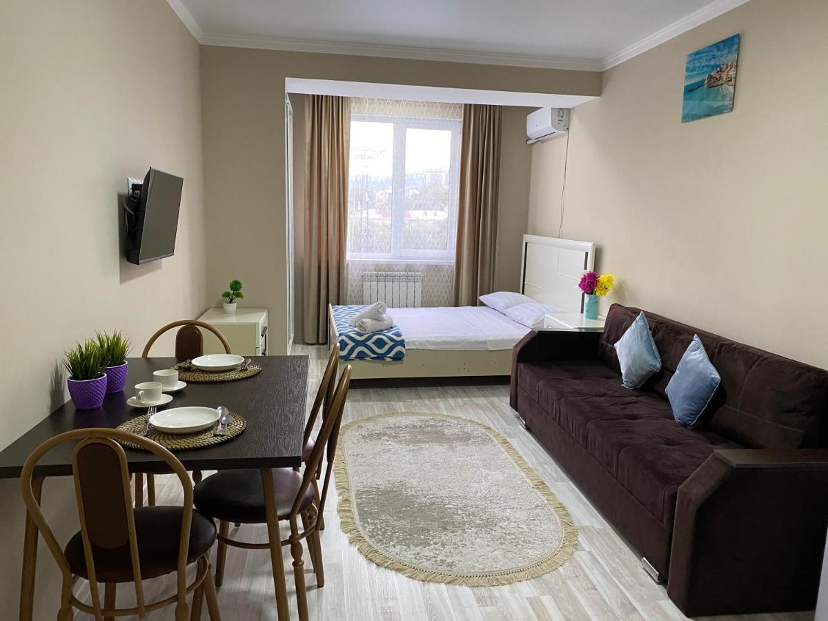 Оригинальная 1 Ком Квартира В Сердце Алматы Appartement Buitenkant foto