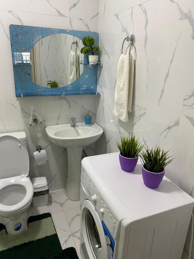 Оригинальная 1 Ком Квартира В Сердце Алматы Appartement Buitenkant foto
