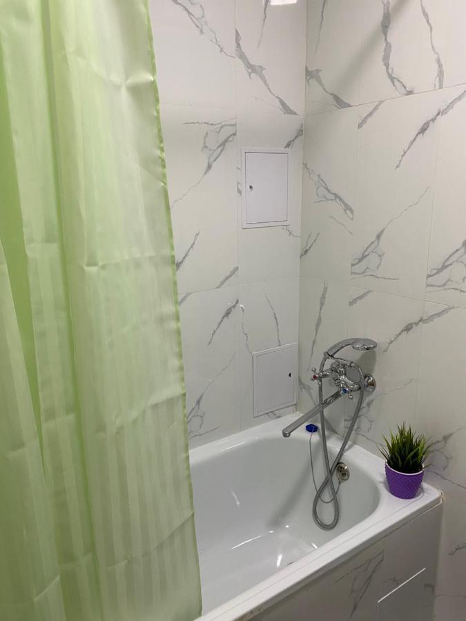Оригинальная 1 Ком Квартира В Сердце Алматы Appartement Buitenkant foto